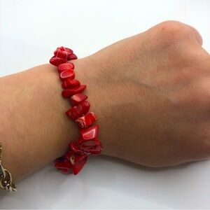 Vtg Chunky Red Coral Beaded Bracelet w Silver Tone Screw Clasp / 8.7”